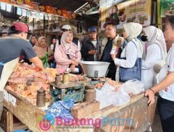 Satgas Pangan Cek Harga Sembako di Pasar Bangil, Cabai Naik   
