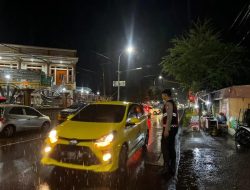 Sat Samapta Polres Pasuruan Amankan Sholat Tarawih di Wilayah Beji, Situasi Aman dan Kondusif