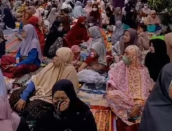 SHOLAT TARAWEH PERTAMA KALI  MASYARAKAT SUMENEP SANGAT ANTUSIAS, MEMADATI JALAN KARTINI